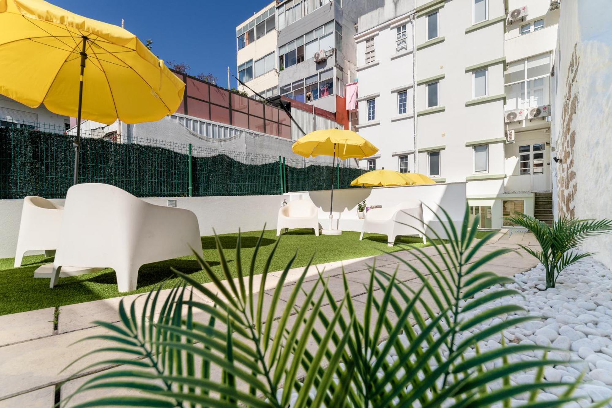 The Concierge - Antero Quental Porto