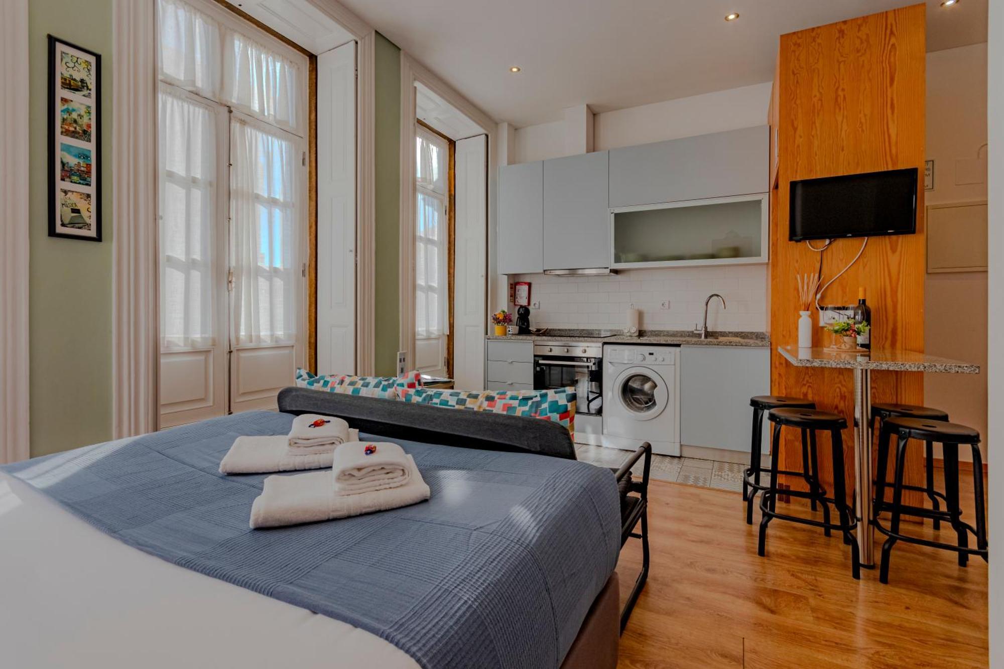 The Concierge - Antero Quental Apartment